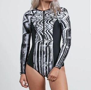 Volcom bodysuit rashgaurd Large